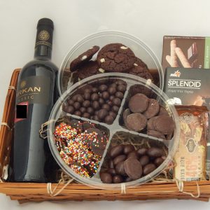 DELUXE DOUBLE DELIGHT CHOCOLATE CANDIES ַַַַַַ& CHOC-CHOC-CHIP COOKIE BASKET